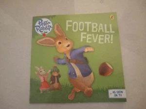 GENUINE PETER RABBIT & FRIENDS (FOOTBALL FEVER) PUFFIN PAPER BACK BOOK NEW BUNNY - Picture 1 of 2