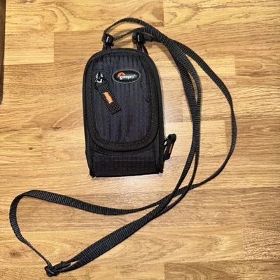 Lowepro Ridge 20 Water Resistant Ultra Compact Camera Case Pouch - Image 1 of 4