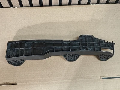 06-11 LEXUS GS300 GS350 GS430 RIGHT SIDE XENON HID HEADLIGHT BRACKET OEM - Image 1 of 4