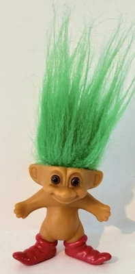 Muñeca Russ Troll 3" Navidad Papá Noel Feliz Pequeño Elfo Pelo Verde Botas Rojas Foto 1 de 3