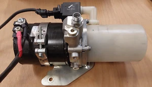 Pompa hydrauliczna Linde 115703B 24V - Zdjęcie 1 z 3