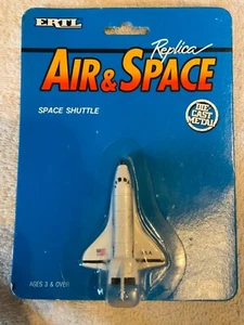 VINTAGE 1990 ERTL AIR AND SPACE REPLICA DIE CAST SPACE SHUTTLE USA NASA (NEW) - Picture 1 of 12