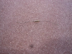 VISHAY ANGSTROHM RESISTOR PART # RNR60C1212FS NSN: 5905-00-461-2223 - Picture 1 of 2
