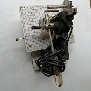 The Howard Personalizer Stamping Embossing Imprinting Machine - Foto 1 di 14