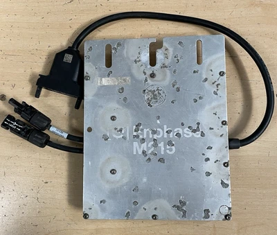 Microinversor Solar Enphase M215-60-2LL-S22-IG UTILITARIO INTERACTIVO Usado, Probado Foto 1 de 4