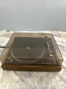 Tocadiscos clásico vintage DUAL 622 accionamiento directo automático - Imagen 1 de 8