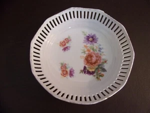 Reticulated Porcelain Vintage Bowl With Flower Pattern - Picture 1 of 8