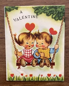 Tarjeta de felicitación vintage del día de San Valentín de los años 40 niño y niña en columpio EE. UU. P1A - Imagen 1 de 12