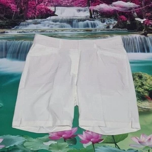 Adidas Golf Shorts Size 10 NWT - Picture 1 of 6
