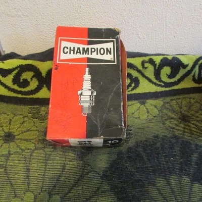 New 10 Pack. Champion Copper Plus Spark Plugs. 541~~ RD16 - Image 1 of 3