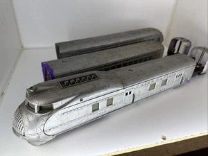 VINTAGE LIONEL #752E STREAMLINER  CAR SET W/ 753,  754 &  2 VESTIBULES - Picture 1 of 6