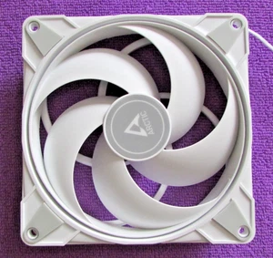 ARCTIC P14 Max 140mm PWM White PC Fluid Dynamic Bearing 2800RPM 94CFM - White - Picture 1 of 10