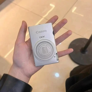 Canon PowerShot ELPH 185 IXY 200 Silver Digital Camera 20MP 8x Zoom 1DayShip - Picture 1 of 12
