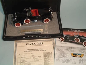 1927 STUTZ BLACK HAWK SPEEDSTER BLACK DANBURY MINT 1:24 DIECAST & VITRINE - Bild 1 von 12