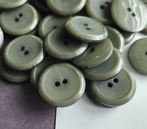 12 Fern Green Crinkle Circle sew through 2-hole Plastic Buttons 7/8" 22.5mm - Picture 1 of 6