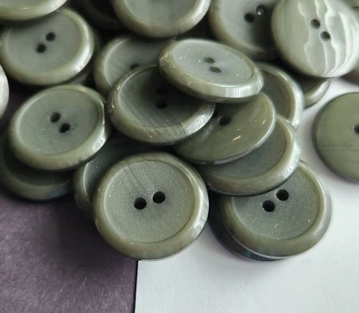 12 Fern Green Crinkle Circle sew through 2-hole Plastic Buttons 7/8" 22.5mm - Image 1 of 4