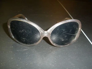 Liz Claiborne Sun Glasses vintage #17002 CD - Picture 1 of 4