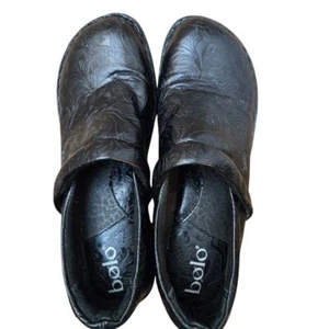 Bolo Womens Black Embossed Leather Clogs Nursing Shoes Sz 8.5 M/W - Picture 1 of 13
