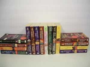LOT OF 10 CHARLAINE HARRIS SOFTCOVER RANDOM MIXED BOOKS  - Imagen 1 de 1