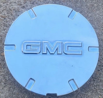 Calota central roda cromada Denali fabricante de equipamento original 2010-2017 GMC Terrain SLT #0B 9597571 - Imagem 1 de 4