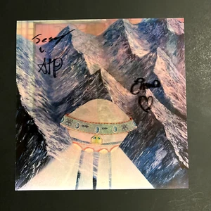 Official Men I Trust Signed 3D Poster w/ Proof (Music Autograph NOT Vinyl / CD) - Picture 1 of 4