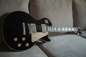 Gibson Les Paul Standard '60s Plain Top - Ebony + OHSC - Picture 1 of 14