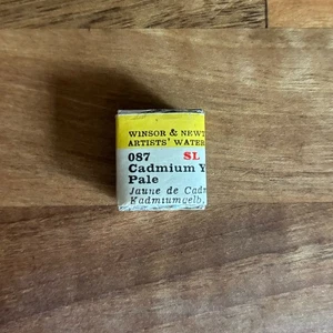 Winsor & Newton Artists’ Watercolour Paint Half Pan Cadmium Yellow Pale Vintage - Picture 1 of 4