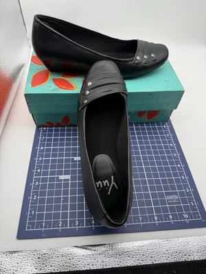 Zapatos planos Yuu para mujer 8,5 M Renner sin cordones negros imitación cuero cómodos Foto 1 de 4