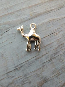 1 Camel Charm Antique Silver Pendant 21mm 2mm Hole - Picture 1 of 2