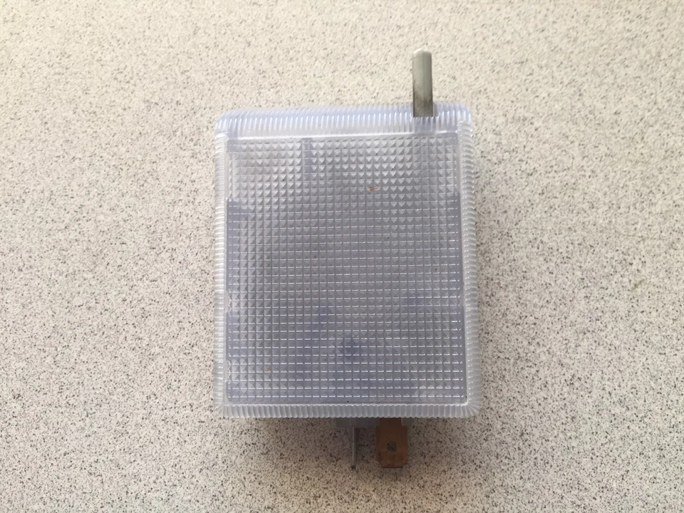 1997-2000 MERCEDES-BENZ C230 C280 W202 ~ GLOVE BOX INTERIOR LIGHT ~ OEM PART - Image 1 of 3