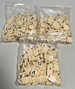 Kunststoff Buchstaben Fliesen Menge 3 Beutel über 2 Pfund - zum Basteln oder Ersatzstücke - Bild 1 von 2