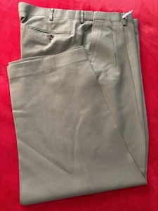 L.L. Bean Men's 38"W x 29.5"L Comfort-Waist Tan 100% Wool Pleated Trousers EUC - Picture 1 of 13