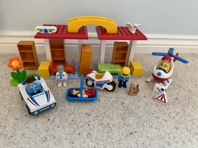 Playmobil  123 Set 5046 Hospital with Helicopter and Police Car  - Image 1 of 4