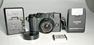 USED Fuji X10 12.0MP Black Zoom Digital Camera with EF-20 Flash - Picture 1 of 5