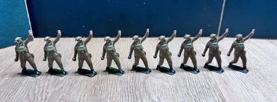 Britains:  Set 1612 - British Bomb Throwers. Pre War c1930s. Unboxed - image 1 of 4