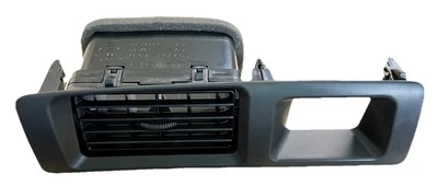 Подлинный оригинальный производитель Toyota Land Cruiser LX450 95-97 центральный вентиляционный регистр в сборе - Изображение 1 из 4