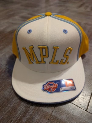 Reebok NBA DFunkd MPLS Lakers Sombrero Ajustado Azul Amarillo Talla 7 3/8 Retro Foto 1 de 4
