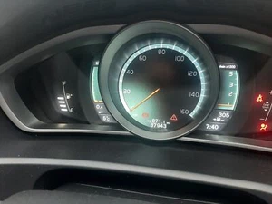 VOLVO V40 Hatchback Instrument Cluster Speedometer 31473473 2.0 Diesel 28375316 - Picture 1 of 7