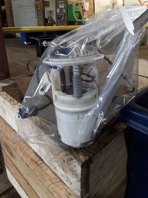 Conjunto de bomba de combustible compatible con 06-10 PT CRUISER 1691583 Foto 1 de 4