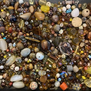 BOHO Bead SOUP Lot Vtg- Mod BEADS Glass & More - Picture 1 of 7