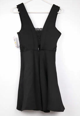 59 美元全新带标签材料女孩女式青少年 M 码黑色修身喇叭无袖连衣裙  — 第 1/4 张图片