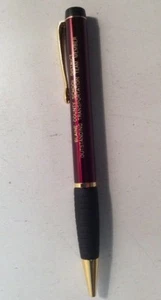 Pluma de miembro sobresaliente del equipo de transporte del condado de Blaine roja dorada - Imagen 1 de 12