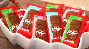 KITKAT Miniaturas SANTA SHAPE - Barras de Caramelo de Oblea VALOR LIMITADO BOLSA A GRANEL - ¡ELIGE AHORA! - Imagen 1 de 4