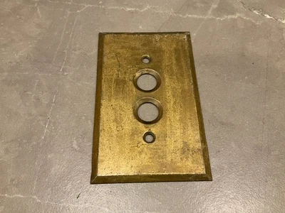 Interruptor de pared antiguo de dos botones tono latón 1 placa de cubierta de banda Foto 1 de 4