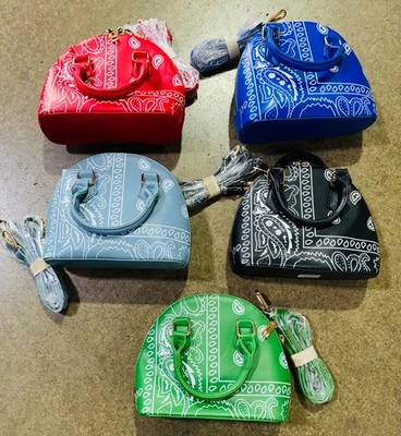 Mini bolso de mano con estampado de bandana para mujer Foto 1 de 4