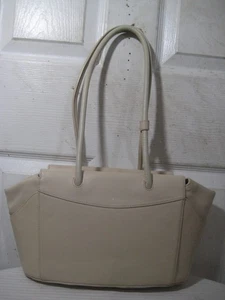 $475 GU_DE Bolso de hombro Capri de cuero beige. - Imagen 1 de 21