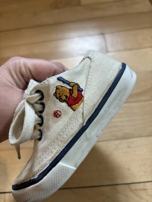 Winnie the Pooh Disney zapatos de lona vintage bordados de béisbol 4 bebés niños pequeños Foto 1 de 4