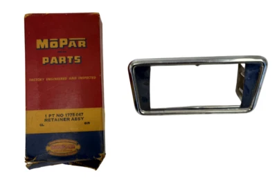 Marco retenedor bandeja ceniza asiento delantero trasero Plymouth Dodge 1957-1959 1775047 nuevo de stock Foto 1 de 4