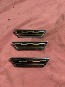 2480703 64 Chrysler Crown Emblems Mopar Vintage  - Bild 1 von 1