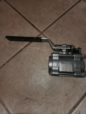 Swagelok SS-67TF20 Stainless Steel 1-1/4 in 60 Series Ball Valve FNSP  OPEN BOX - Image 1 of 4